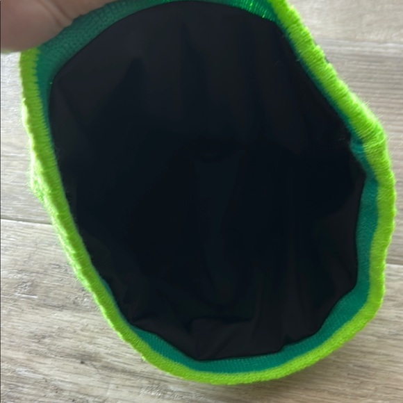 Neon Green Beanie and Gloves Set - Picture 4 of 5